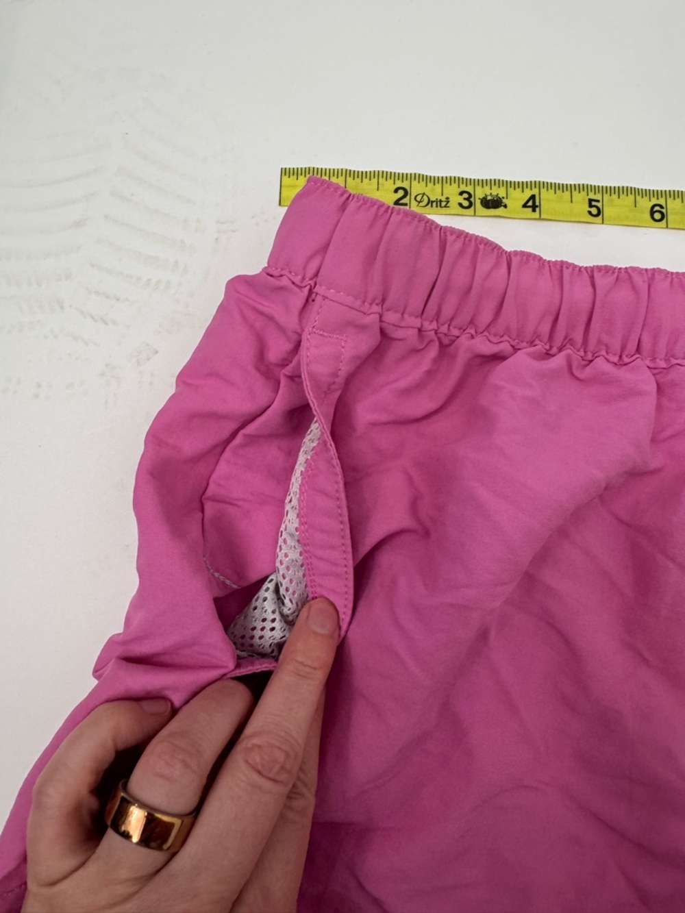 Patagonia Barely Baggies Magenta Pink Shorts Size Medium - Picture 8 of 9